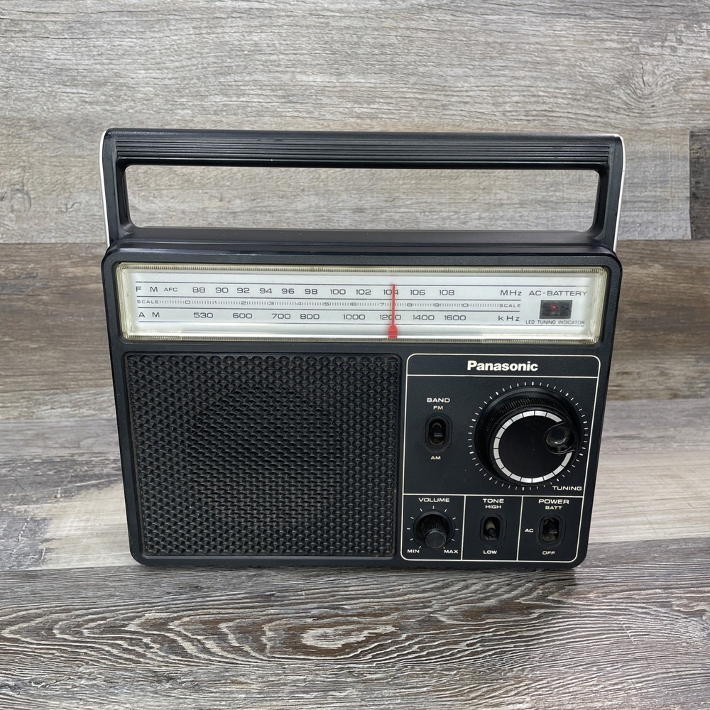 VTG Panasonic RF-567 FM/AM Radio For Repair / Partially Working